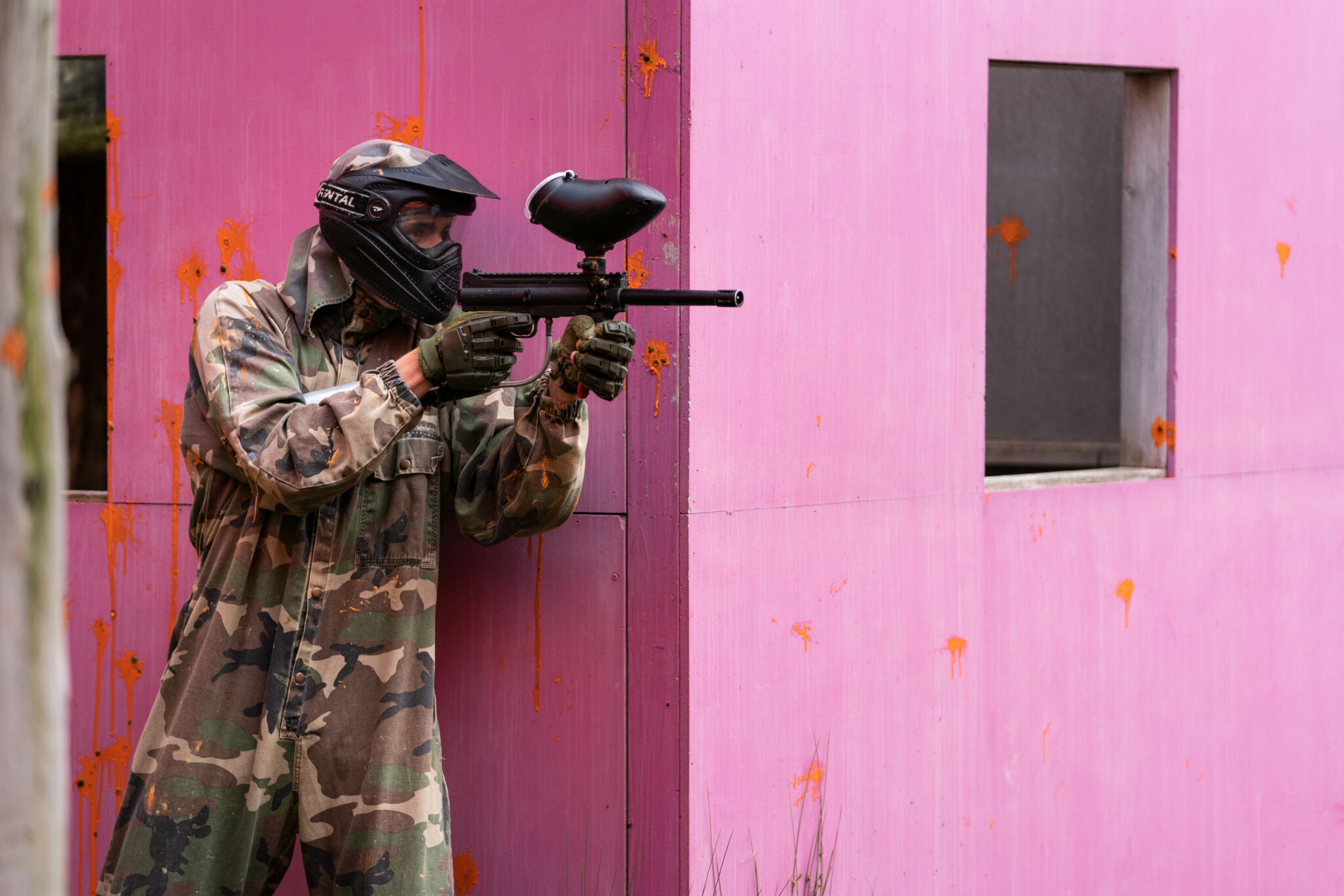 Indoor & Outdoor paintball Let's Paintball